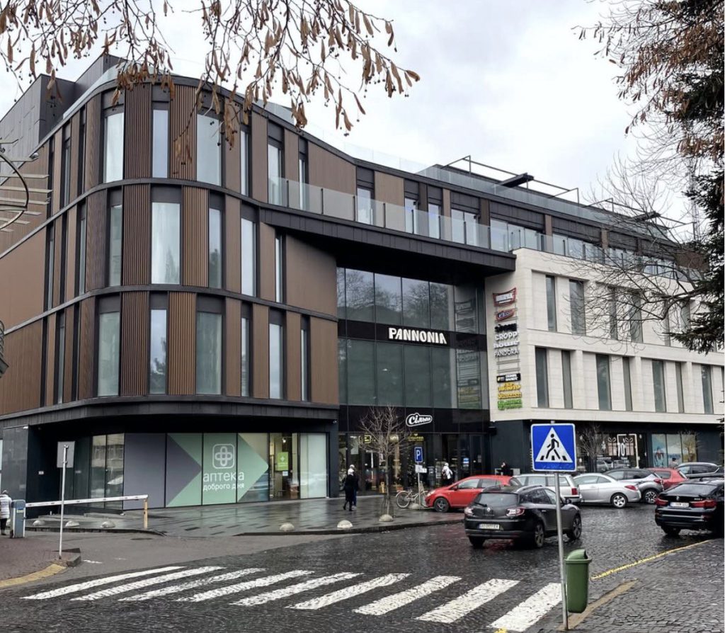 ТРЦ Pannonia (GLA 4 440 кв. м) — перший торговий центр, відкритий з початку війни