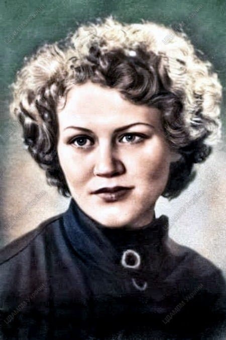 Ліна Костенко Біографія: життя, творчість і особистість видатної поетеси