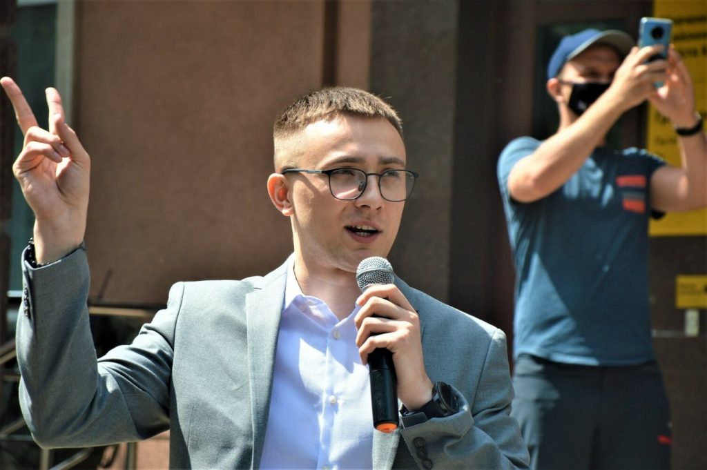 Хто Такий Стерненко: біографія, кар'єра та особисте життя